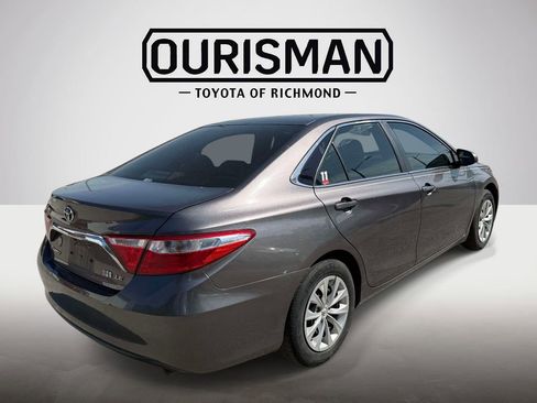 Used 2015 Toyota Camry LE image 7