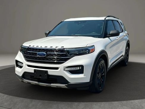 Used 2020 Ford Explorer XLT w/ Equipment Group 202A RWD image 7