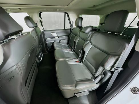 Used 2025 Ford Expedition Active AWD/4WD image 29