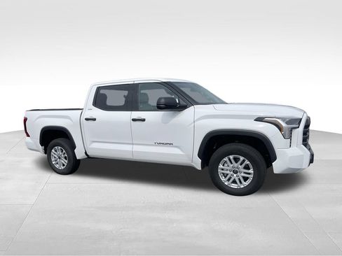 Used 2022 Toyota Tundra SR5 AWD/4WD image 2
