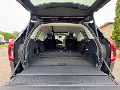 Used 2025 Ford Expedition Platinum w/ Platinum Ultimate Package AWD/4WD image 44