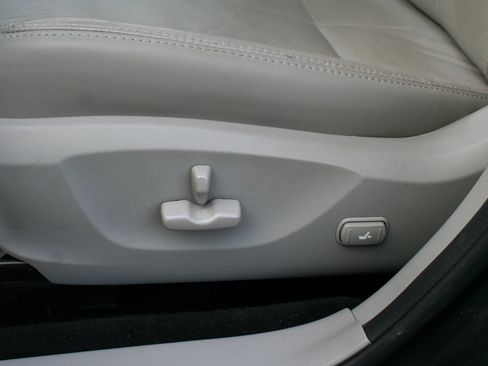 Used 2013 Subaru Forester 2.5X Limited image 32