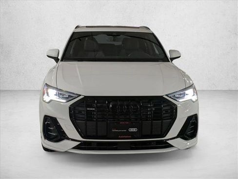 Used 2025 Audi Q3 2.0T Premium image 2