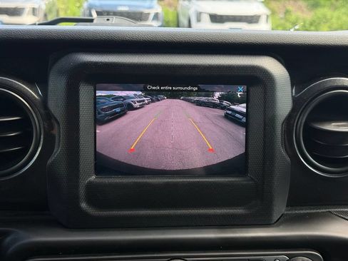 Used 2020 Jeep Wrangler Unlimited Sport AWD/4WD image 39