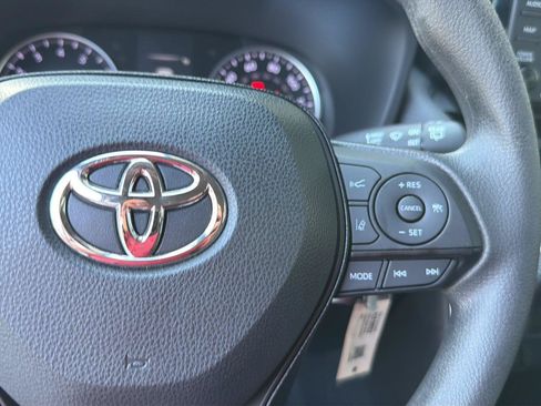 Used 2020 Toyota RAV4 LE FWD image 21