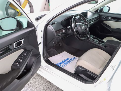 Used 2022 Honda Civic EX image 3
