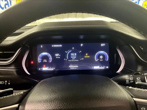 Used 2024 Jeep Grand Cherokee Limited image 25