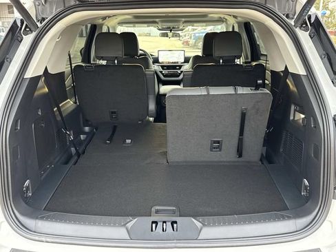 New 2026 Ford Explorer Active w/ Active Comfort Package image 10