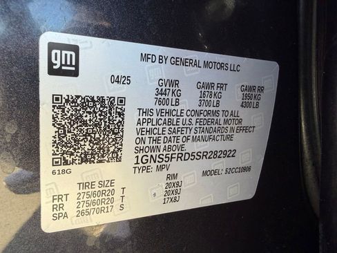 Used 2025 Chevrolet Suburban Premier image 35