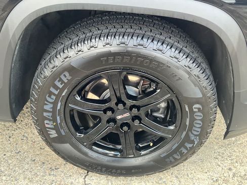 Used 2022 GMC Acadia AT4 w/ Technology Package AWD/4WD image 13