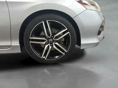 Used 2016 Honda Accord Touring image 26