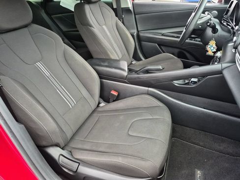 Used 2023 Hyundai Elantra SEL FWD image 32