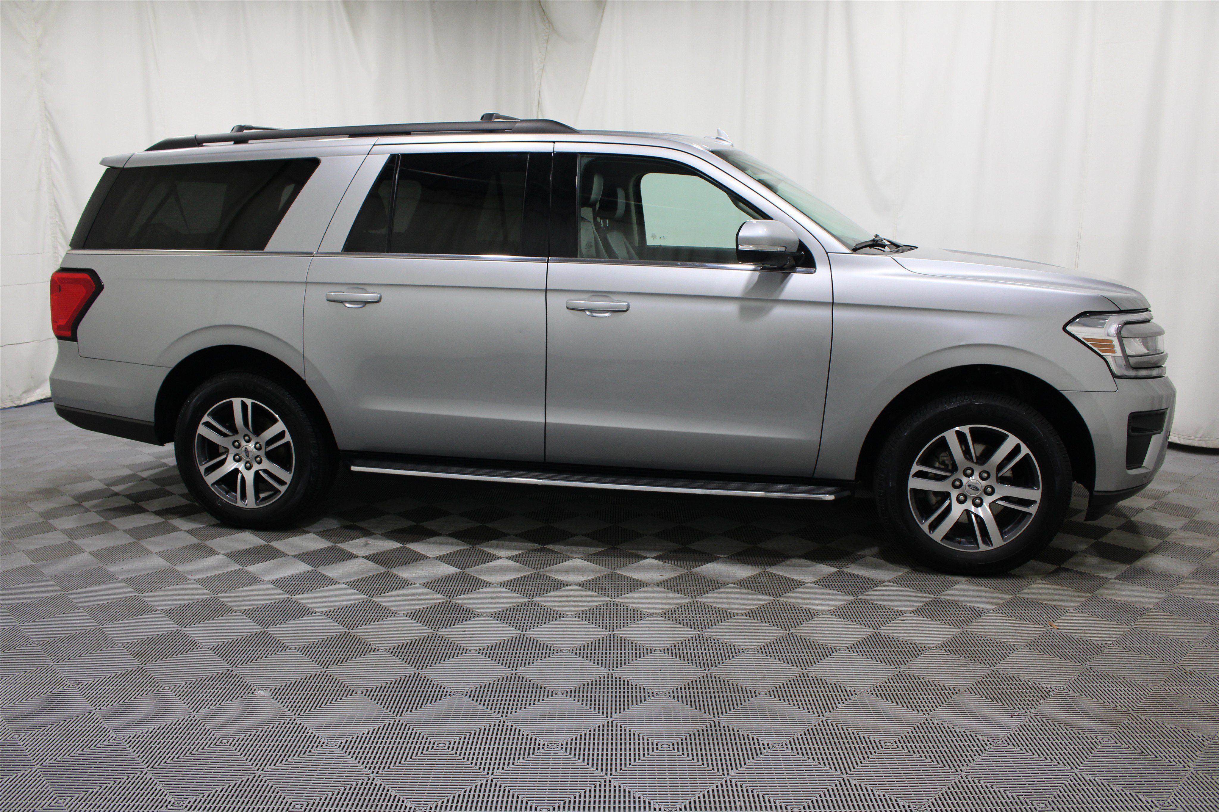 Used 2022 Ford Expedition Max XLT AWD/4WD image 33