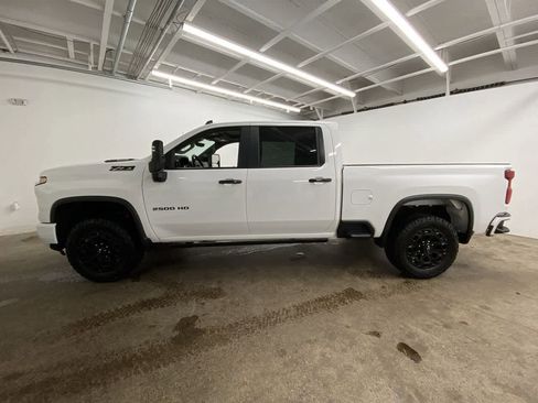 Used 2024 Chevrolet Silverado 2500 LT w/ Z71 Sport Edition image 3