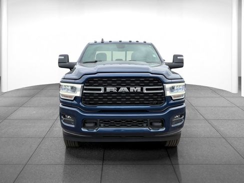 Used 2024 RAM 2500 Big Horn w/ Tech Package AWD/4WD image 2