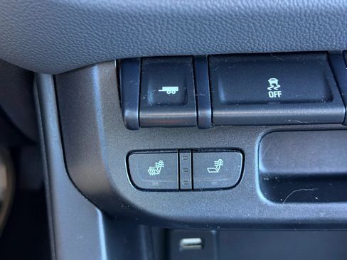 Used 2018 Chevrolet Colorado Z71 AWD/4WD image 26