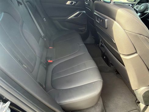 Used 2022 BMW X6 xDrive40i w/ Executive Package image 15