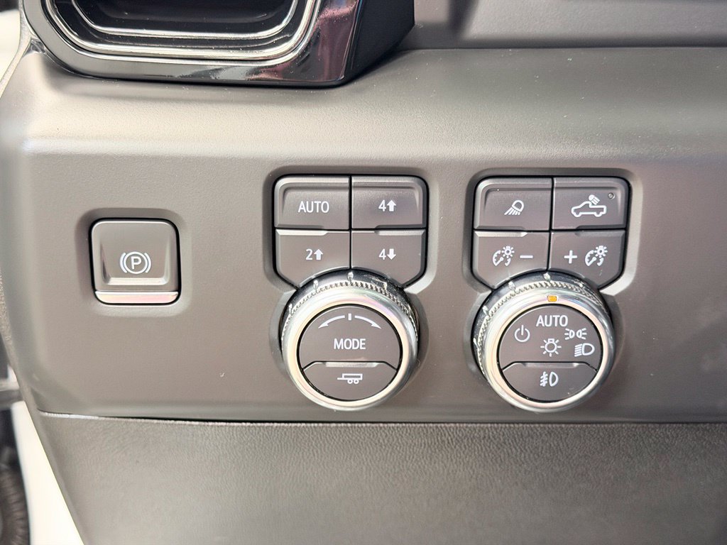 Used 2024 GMC Sierra 2500 AT4 w/ AT4 Premium Plus Package AWD/4WD image 42