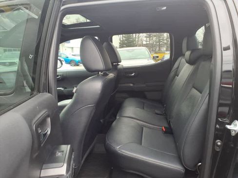 Used 2021 Toyota Tacoma TRD Sport image 19