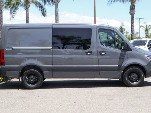 Used 2025 Mercedes-Benz Sprinter 2500 image 11
