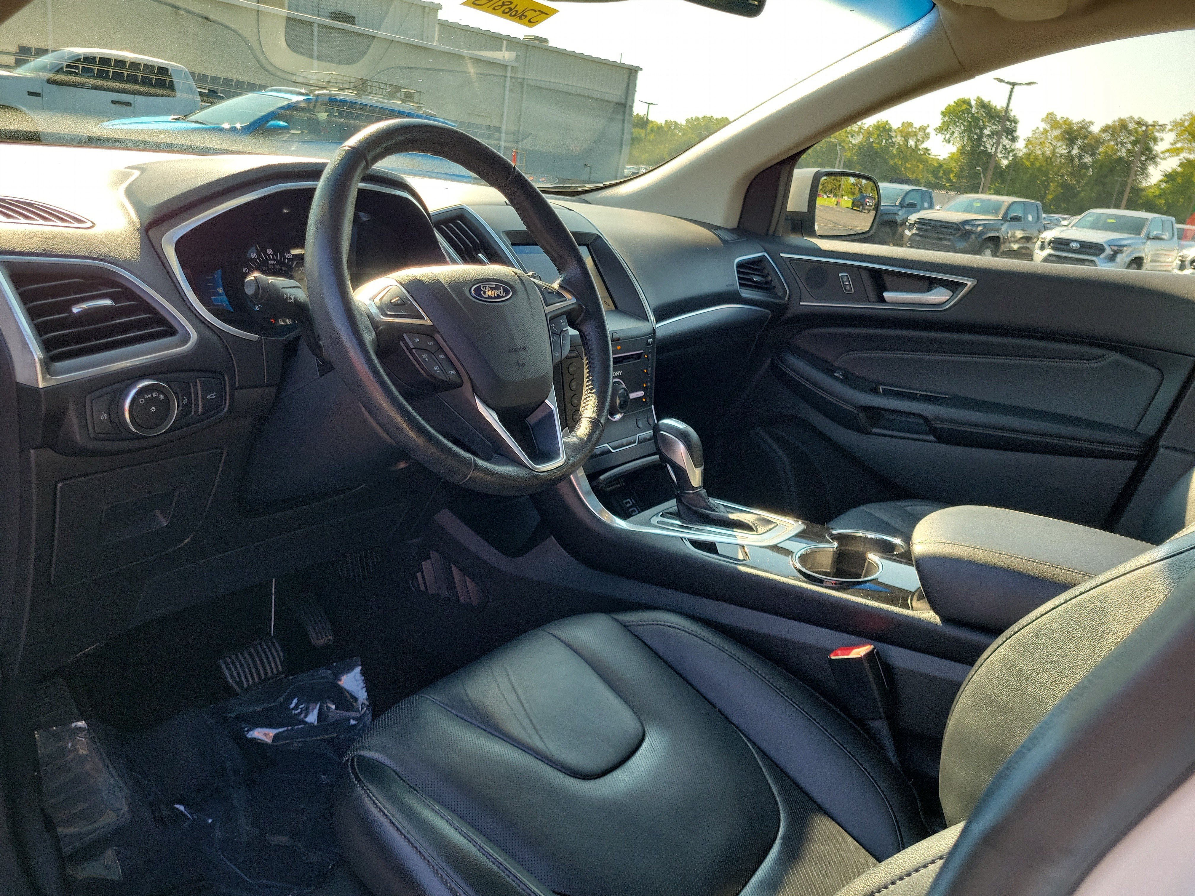Used 2016 Ford Edge Titanium w/ Equipment Group 302A FWD image 19