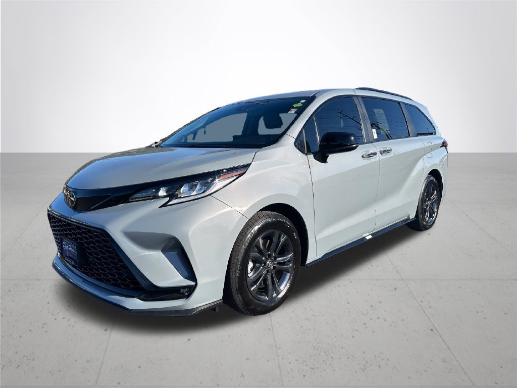 Used 2026 Toyota Sienna XSE AWD/4WD image 2