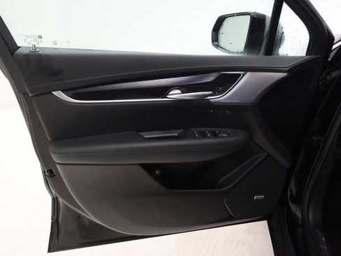 Used 2025 Cadillac XT5 Premium Luxury image 7