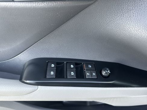 Used 2020 Toyota Camry LE image 24