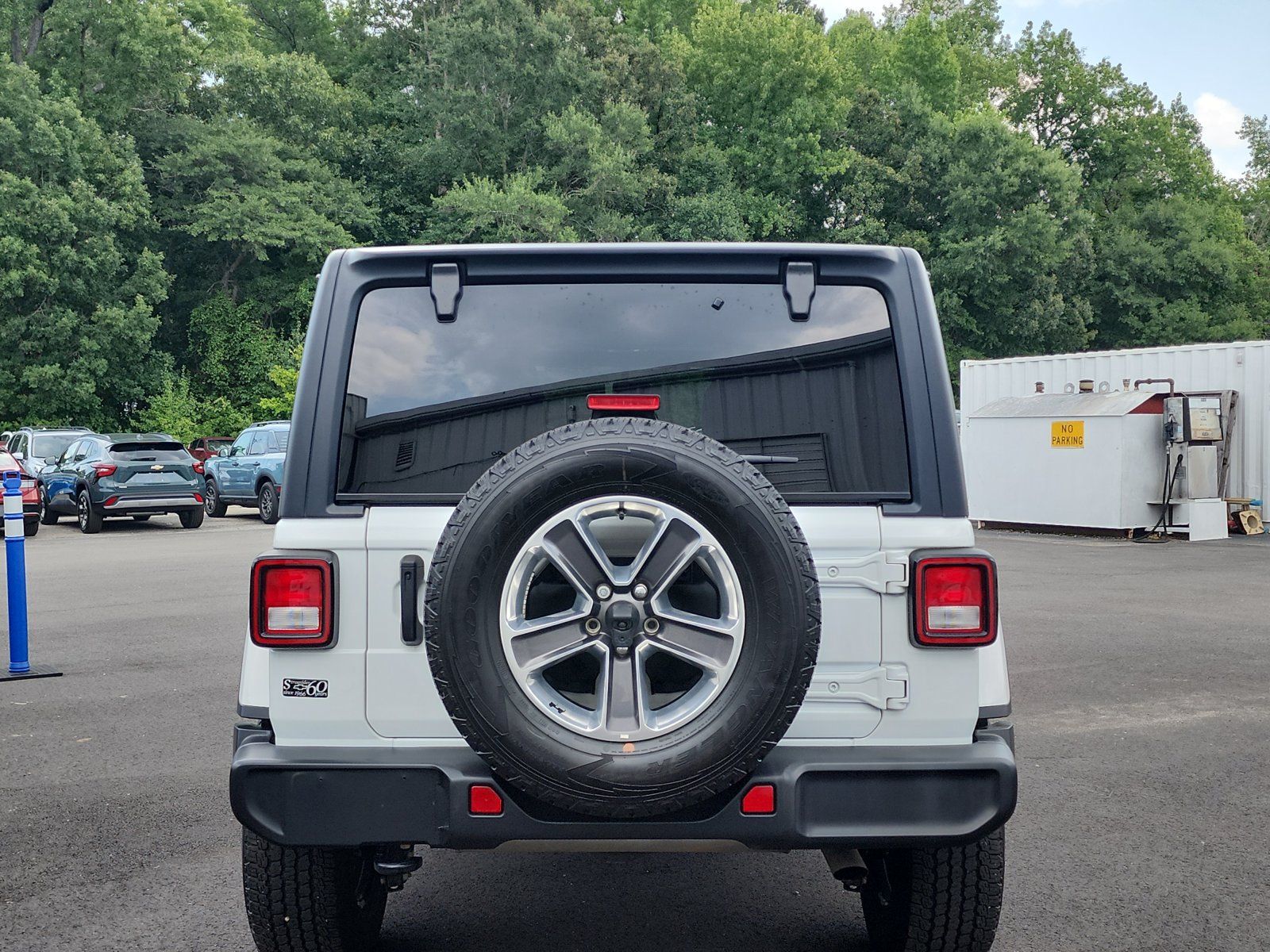 Used 2022 Jeep Wrangler Unlimited Sahara w/ Cold Weather Group AWD/4WD image 4