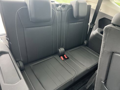 Certified 2023 Volkswagen Tiguan SE w/ Panoramic Sunroof Package FWD image 28