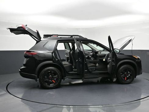 New 2026 Nissan Rogue SV image 34