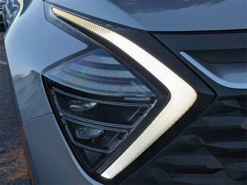 Used 2024 Kia Sportage LX image 10