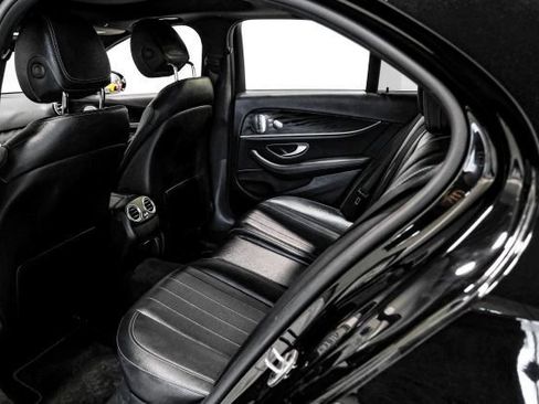 Used 2022 Mercedes-Benz E 450 4MATIC Sedan w/ Driver Assistance Package image 33