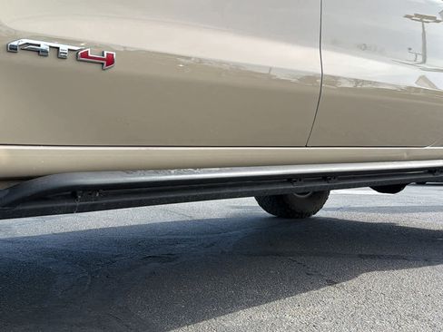 Used 2023 GMC Sierra 1500 AT4 image 11