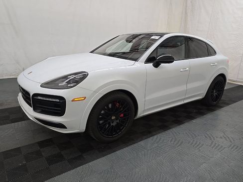 Used 2022 Porsche Cayenne GTS w/ Premium Package Plus AWD/4WD image 2