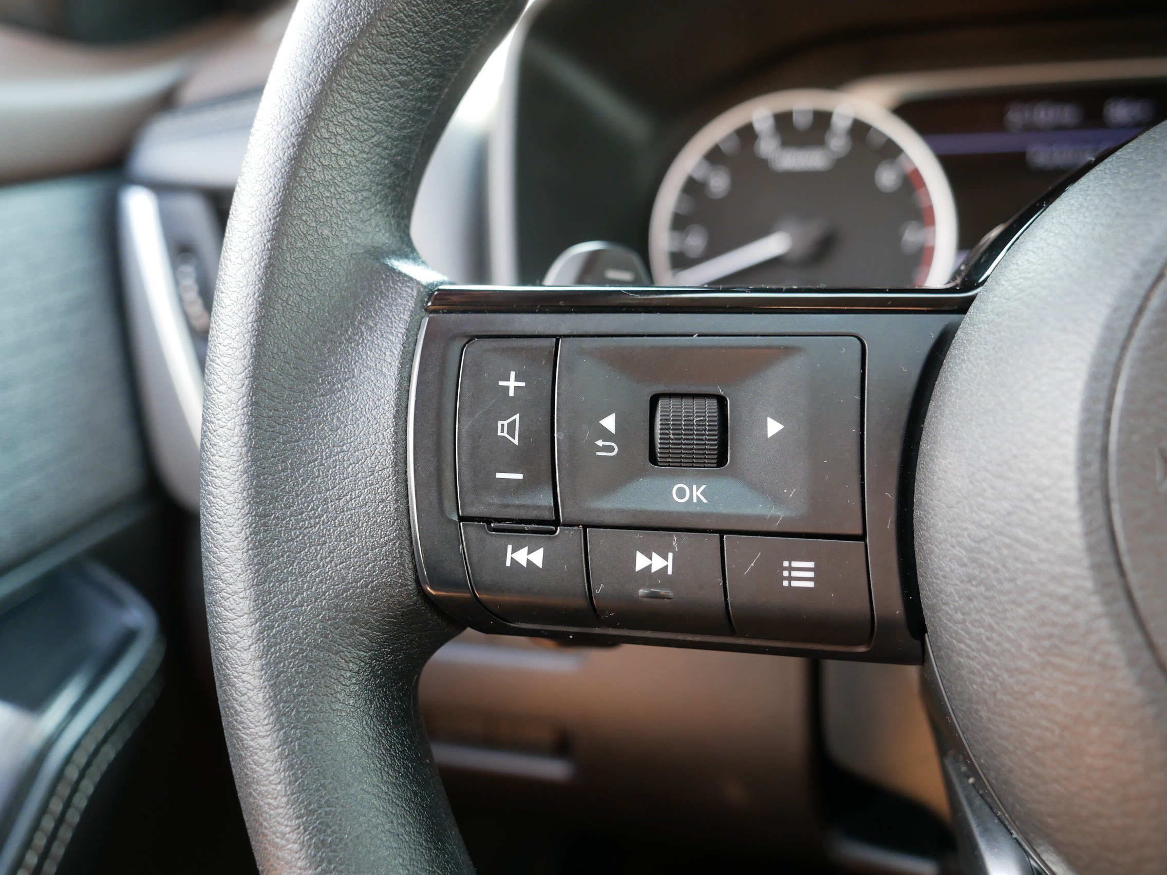 Certified 2023 Nissan Rogue SV AWD/4WD image 28
