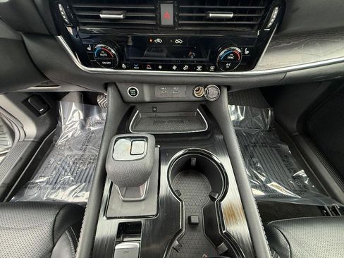 Used 2023 Nissan Rogue Platinum w/ Platinum Premium Package image 19