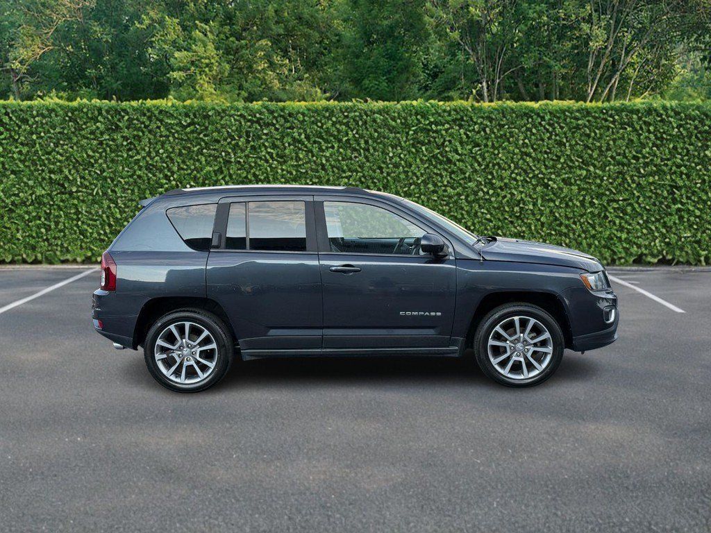 Used 2016 Jeep Compass High Altitude FWD image 2