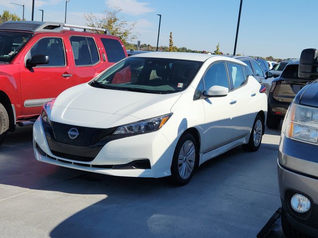 Used 2025 Nissan Leaf S FWD image 1