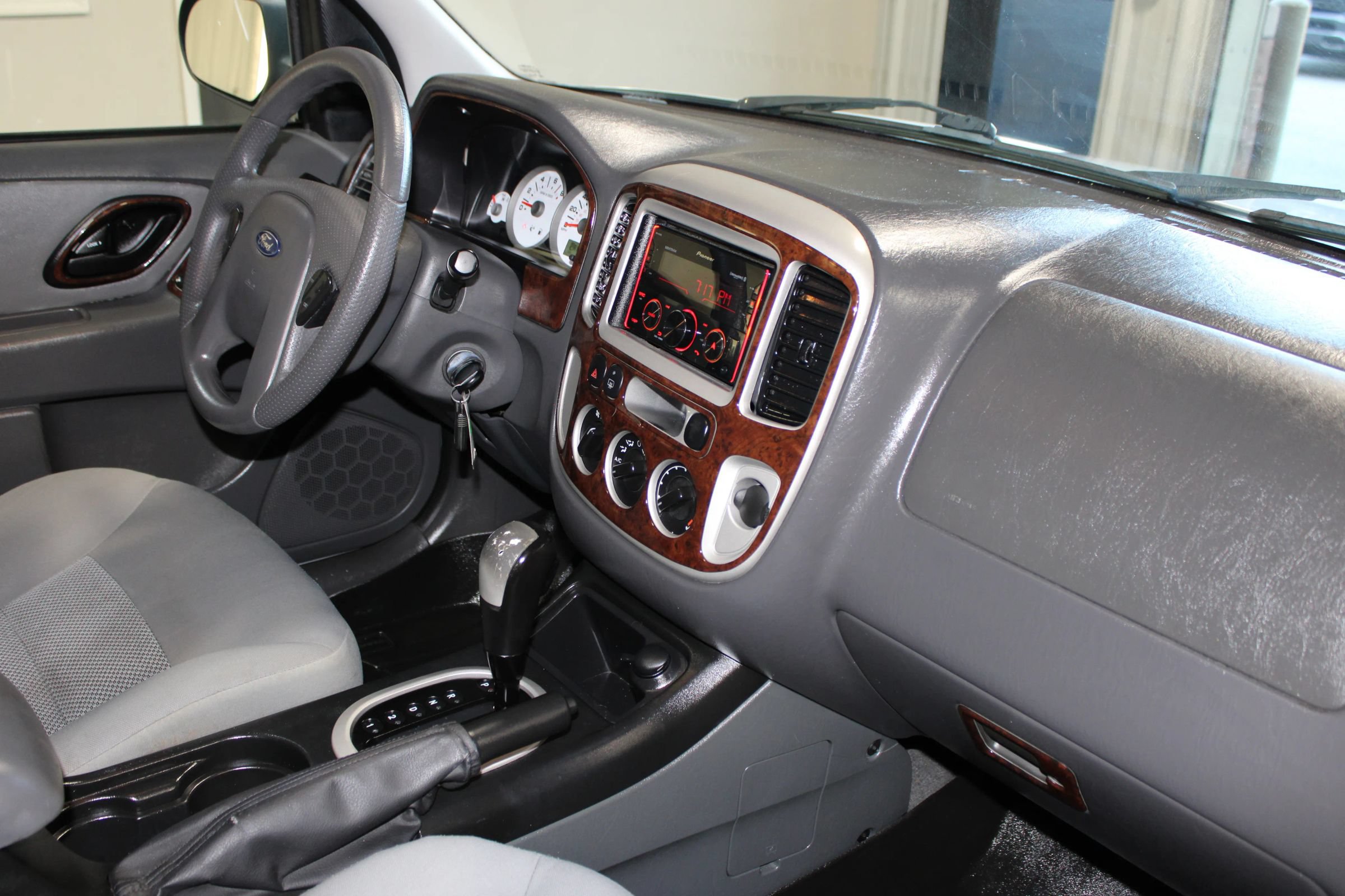 Used 2006 Ford Escape XLT FWD image 24