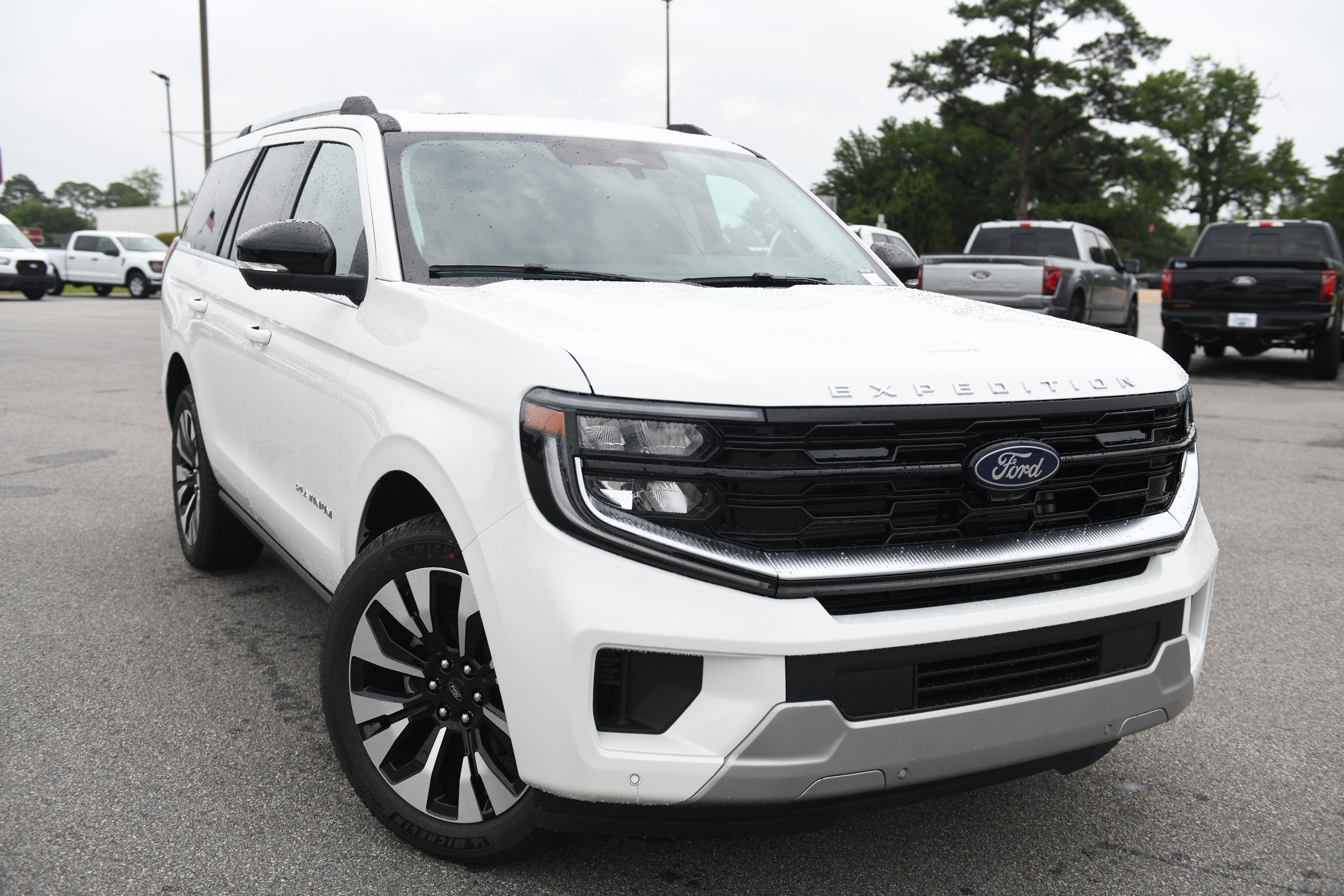 New 2026 Ford Expedition Platinum w/ Driver's Package AWD/4WD image 4