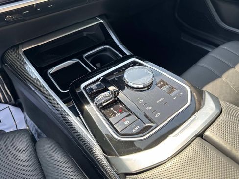 Certified 2023 BMW 760i xDrive w/ Executive Package AWD/4WD image 25