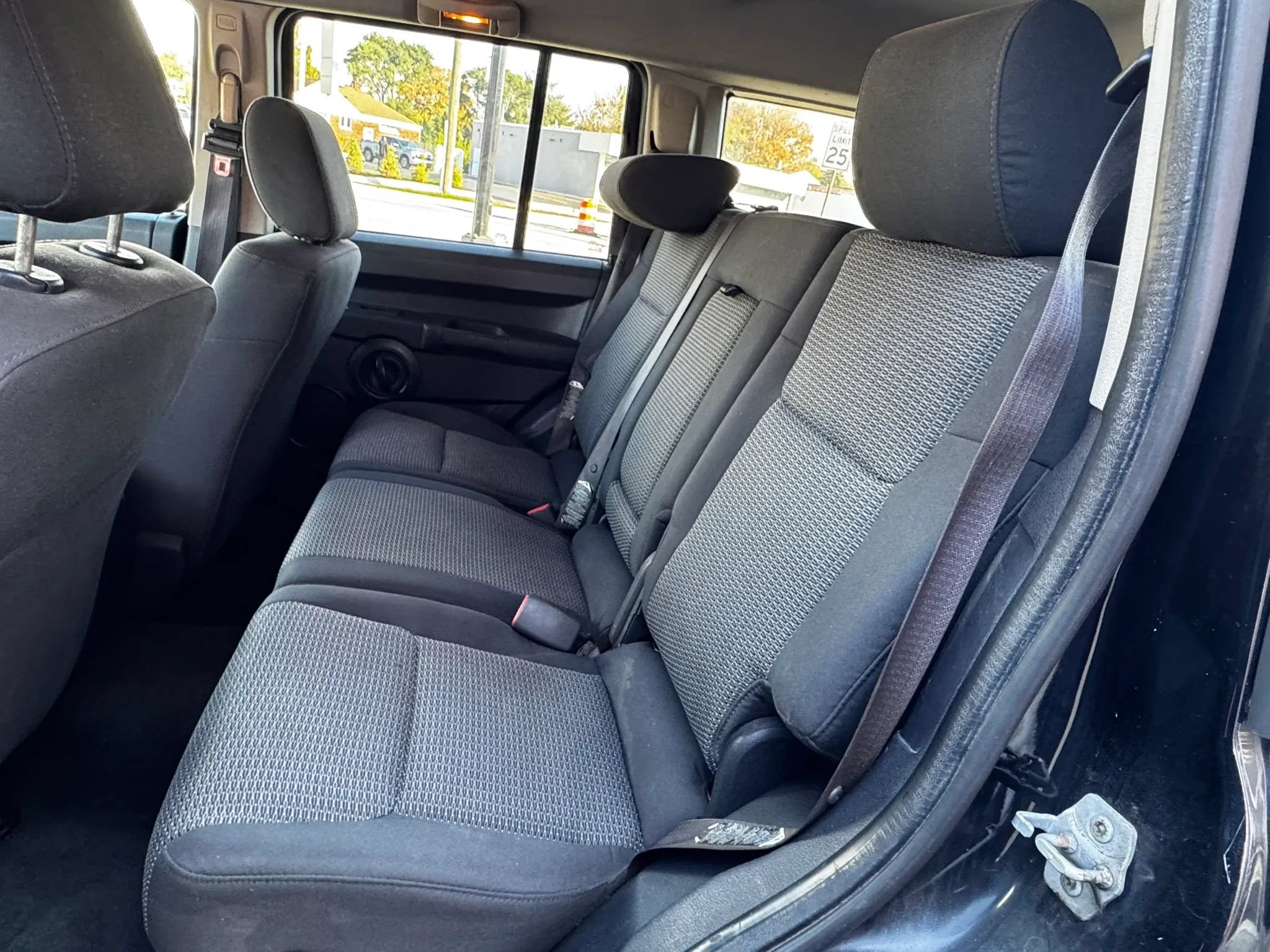 Used 2008 Jeep Commander Sport AWD/4WD image 17