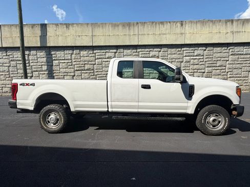 Used 2017 Ford F250 XL w/ Power Equipment Group AWD/4WD image 5