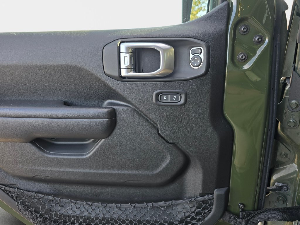 Used 2020 Jeep Wrangler Unlimited Sport AWD/4WD image 31