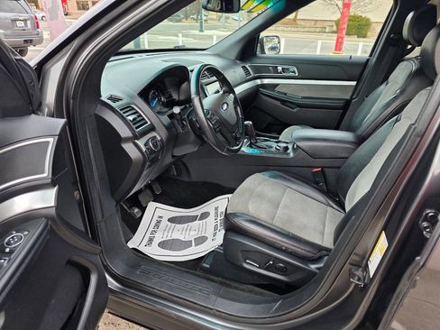 Used 2017 Ford Explorer XLT w/ Equipment Group 202A image 20