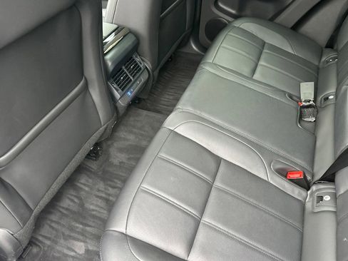 Certified 2025 Land Rover Range Rover Evoque Dynamic SE image 26