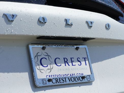 New 2026 Volvo XC90 B6 Plus w/ Protection Package Premier image 8