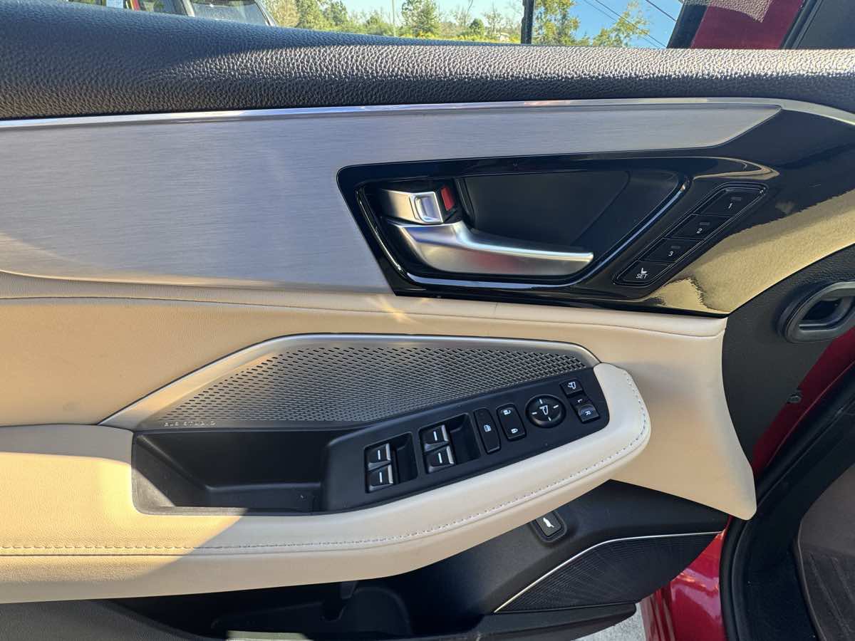 Used 2023 Acura MDX w/ Technology Package FWD image 13