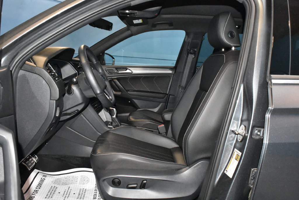Used 2024 Volkswagen Tiguan SE R-Line AWD/4WD image 7